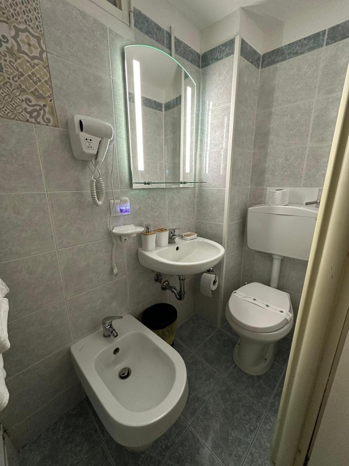 Vesuvia Guest House Νάπολη Εξωτερικό φωτογραφία